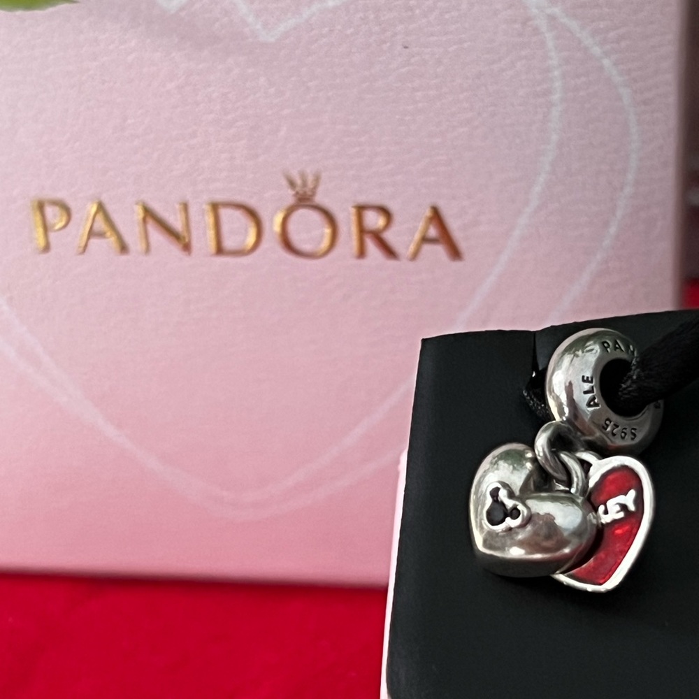 Authentic Disney Pandora Mickey & Minnie Mouse Hearts Dangle Charm
